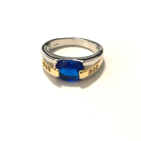 Toyanna Jewelry Other - Blue Oval Cut Silver & Gold Color Ring